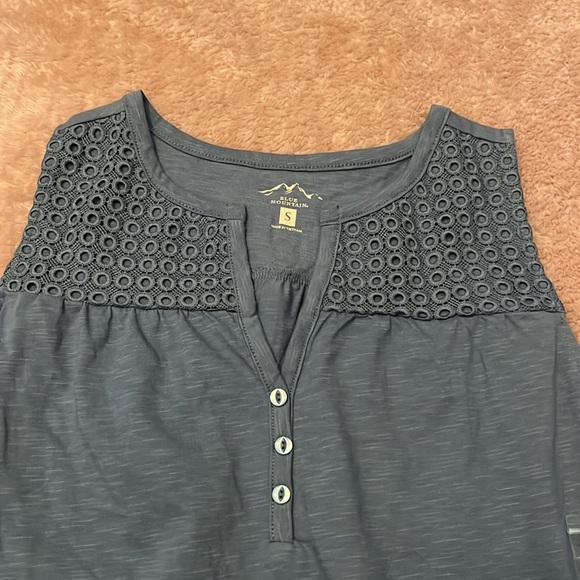 Blue Mountain Sleeveless Lace Top Tank Blue - Picture 4 of 7